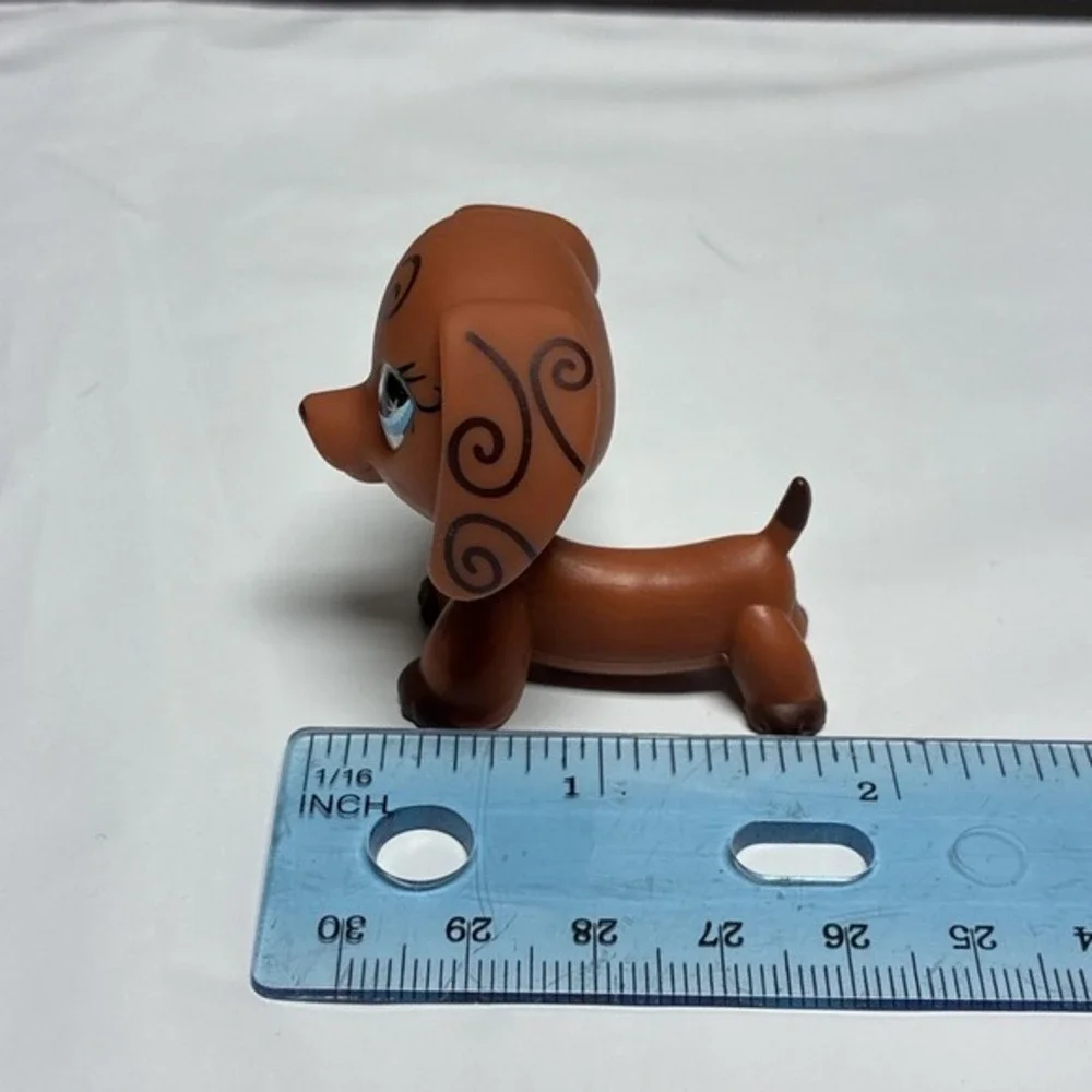 Littlest Pet Shop #640 Dachshund Brown Swirl Blue Diamond Eyes LPS